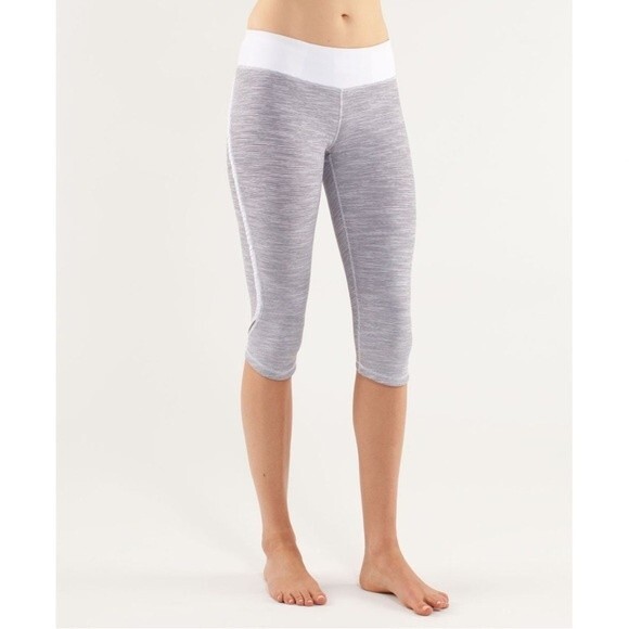 Lululemon Lululemon Run: Fast Free Crop Leggings Size 4 - Picture 3 of 16